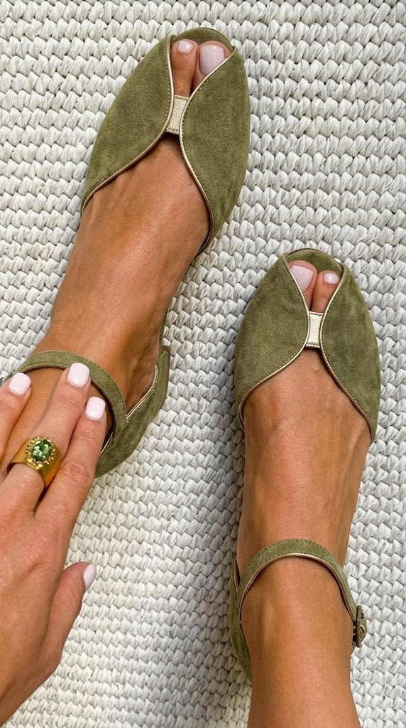 Elegant Suede Ballet Flats